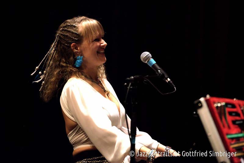 Katharina Alber - pianiste autrichienne de boogie-woogie