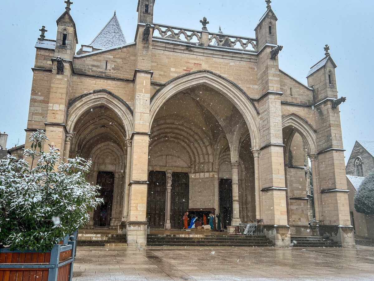 Basilique Notre-Dame de Beaune en hiver